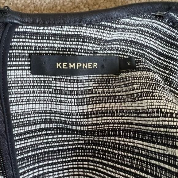 Kempner Tweed Mini Dress Size 2 Leather Trim Stretch Side sleeveless Black White - Picture 9 of 13